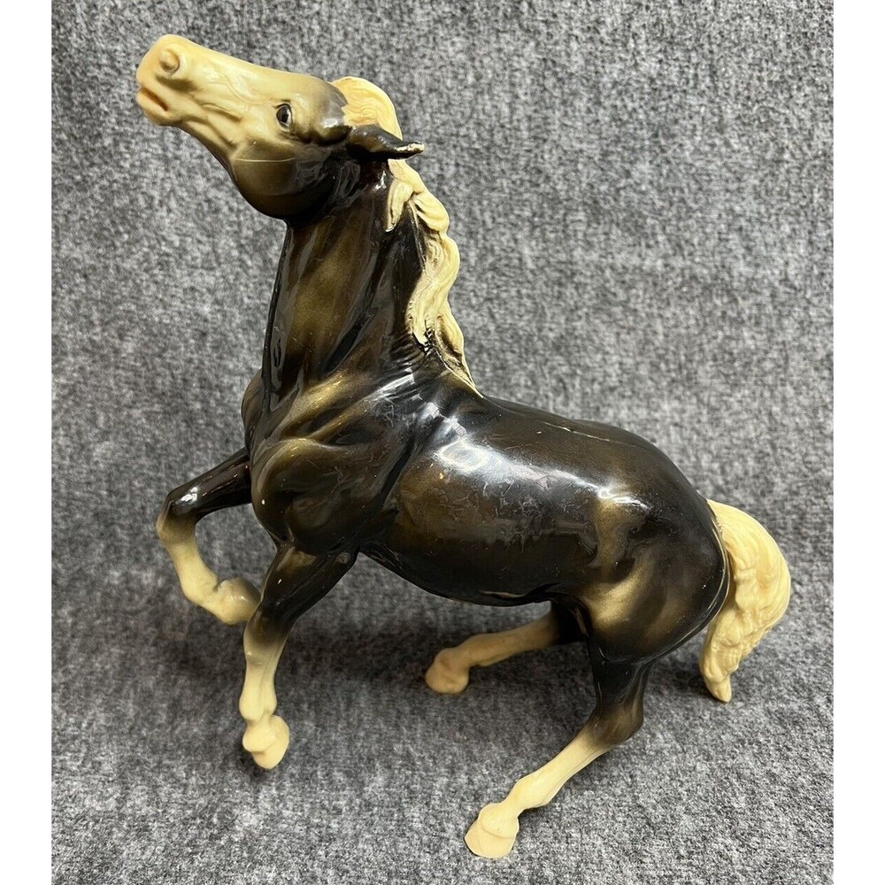 Vintage Breyer #88 Glossy Dark Charcoal Diablo the Semi-Rearing Mustang Horse